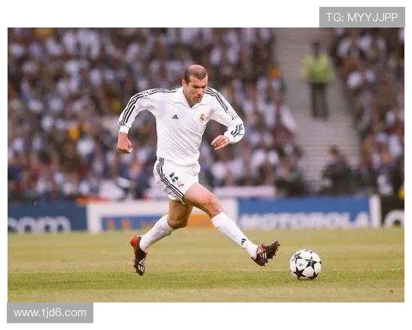 欧冠赛场上的超级球星：盘点历史最强球员及其辉煌表现