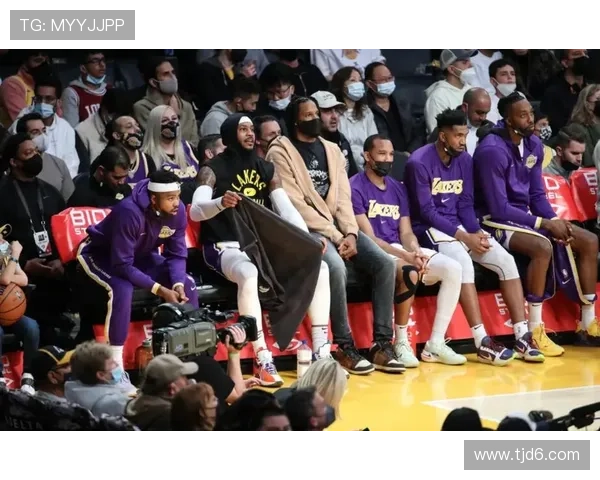 詹姆斯领衔湖人队大胜勇士队，浓眉携手威少贡献精彩表现